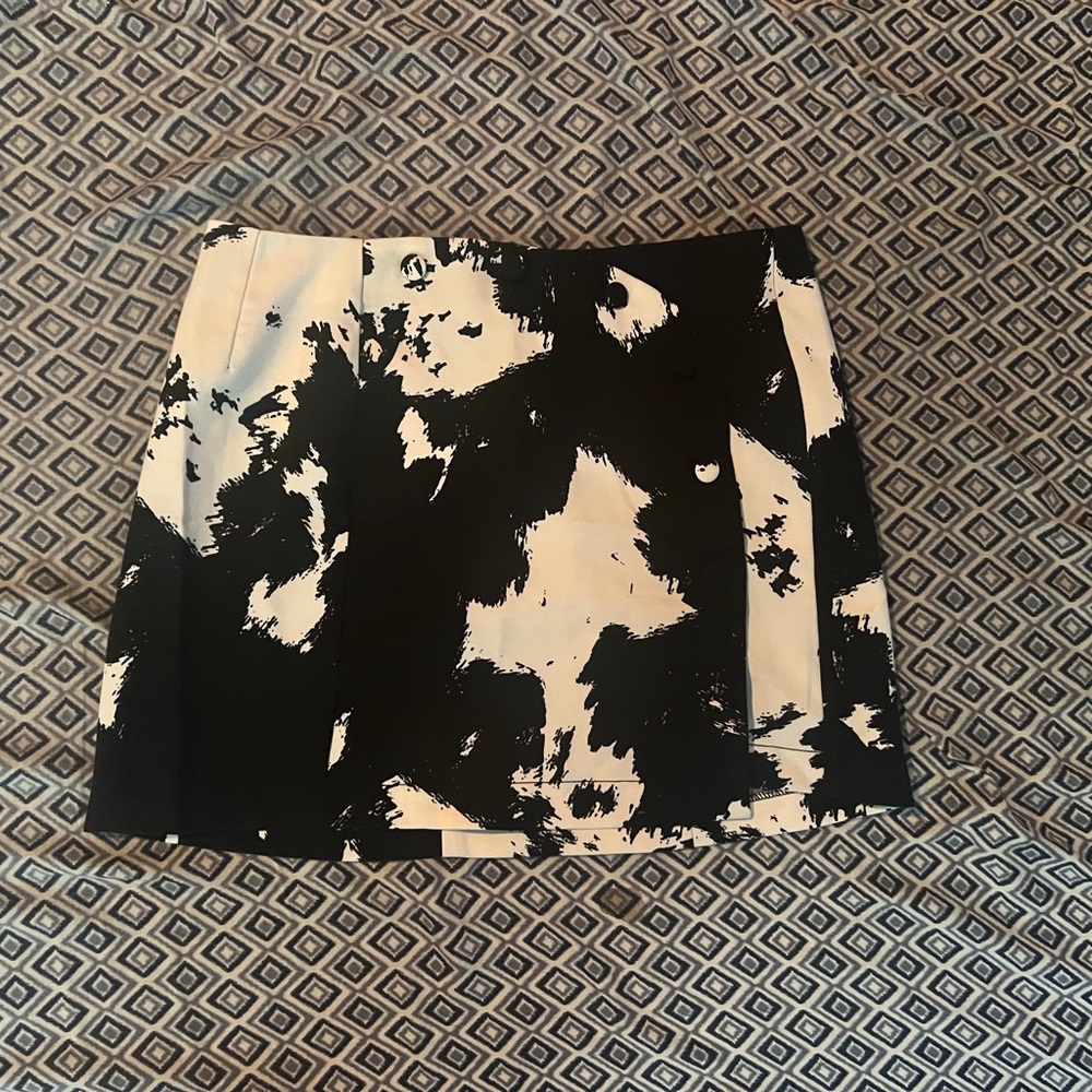Black and White Mini skirt